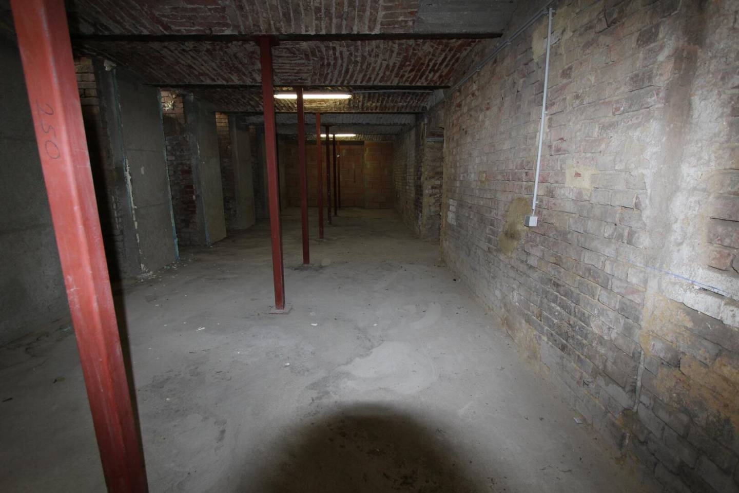 Large warehouse! WITHOUT COMMISSION!