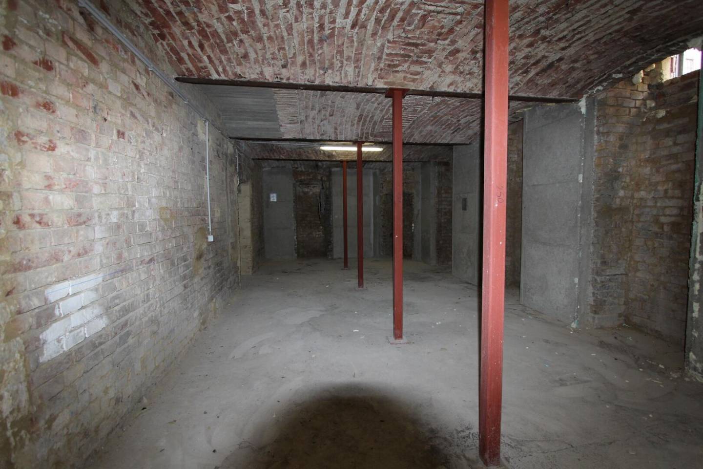 Large warehouse! WITHOUT COMMISSION!