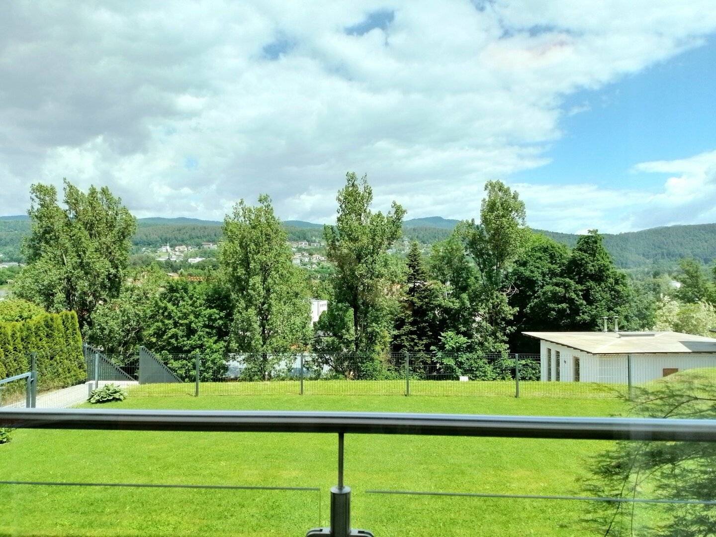 Exklusive 3-Zimmer-Gartenwohnung mit zwei Terrassen in Velden – luxuriös wohnen über dem Wörthersee!