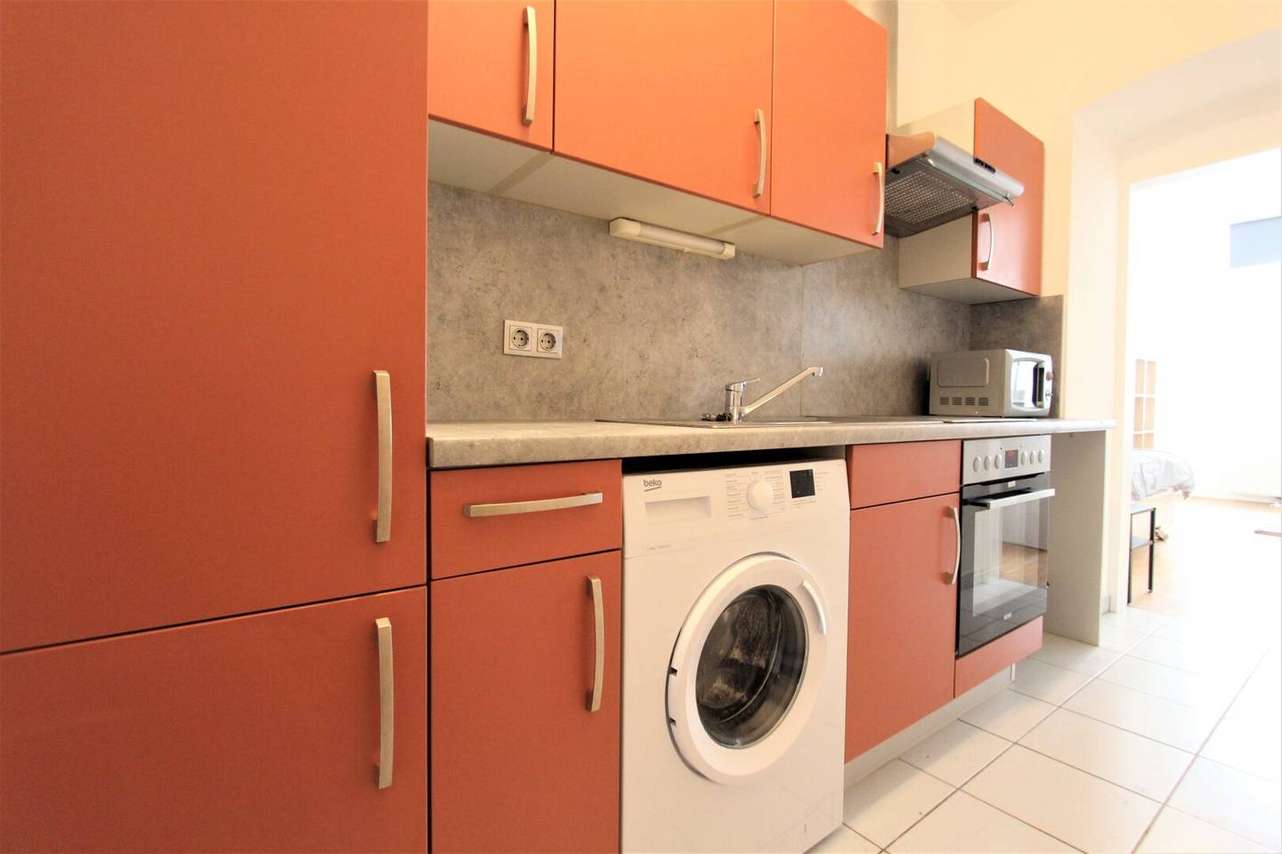 Kurzzeitvermietung! Gemütlich möblierte 1-Zimmer-Wohnung Nähe Reumannplatz!