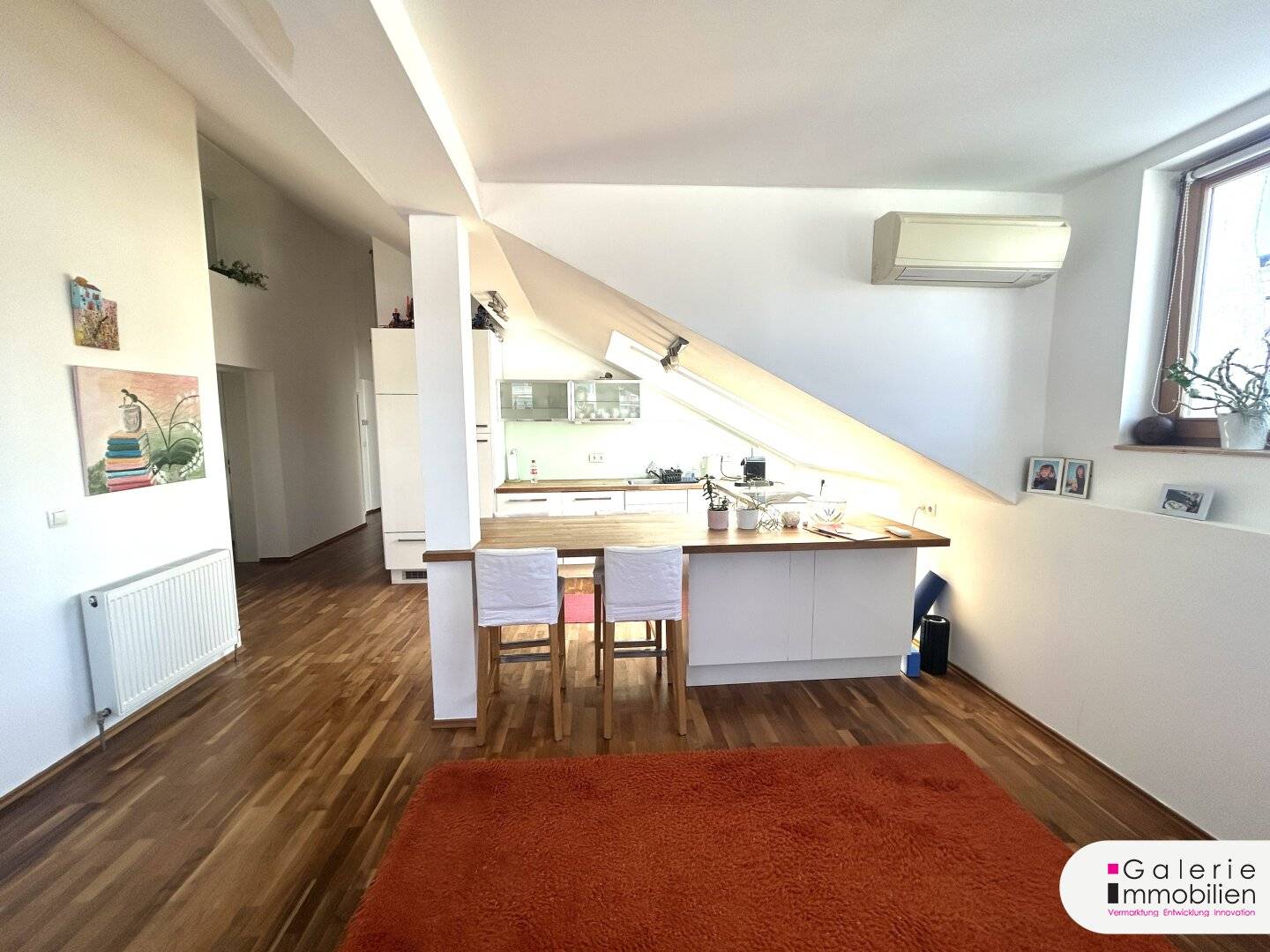 Sonnige DG-Wohnung mit Blick auf Gloriette