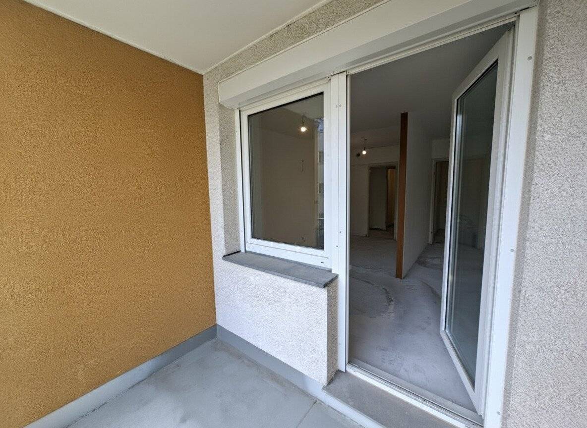 Commission-free from the owner inner courtyard two room apartment with loggia near Hanusch-Krankenhaus