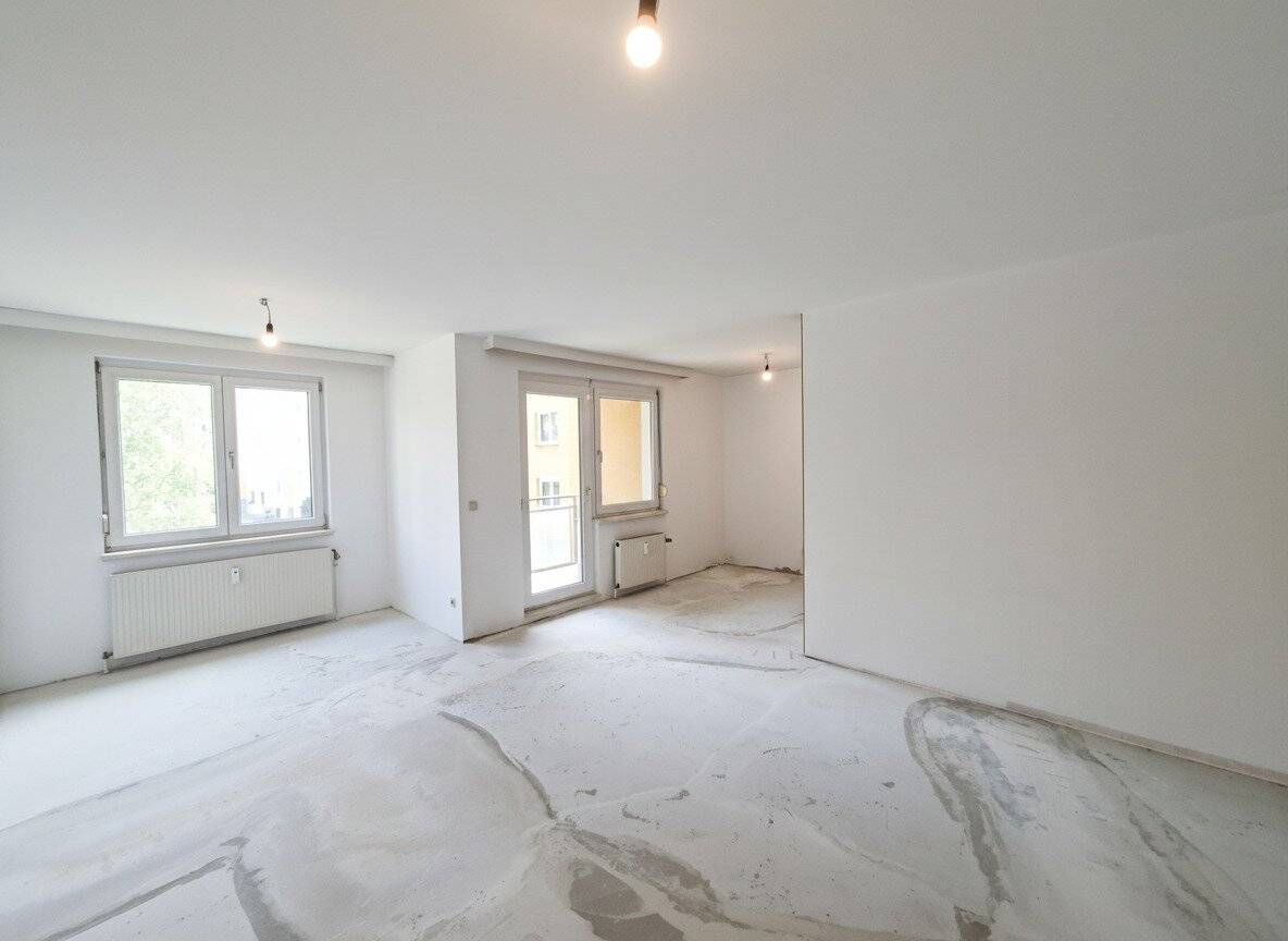 Commission-free from the owner inner courtyard two room apartment with loggia near Hanusch-Krankenhaus