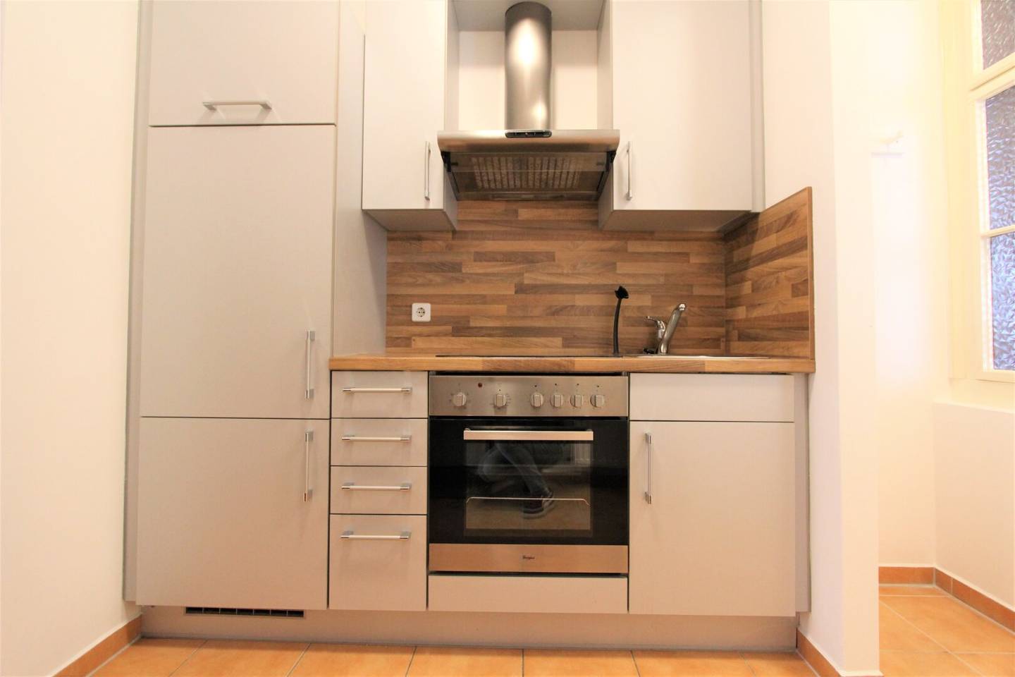 Kurzzeitvermietung! Schön möblierte, helle Wohnung in Bestlage!