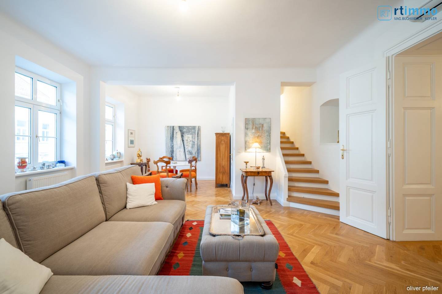 Noble 5-room attic apartment with terrace and air conditioning, as good as new