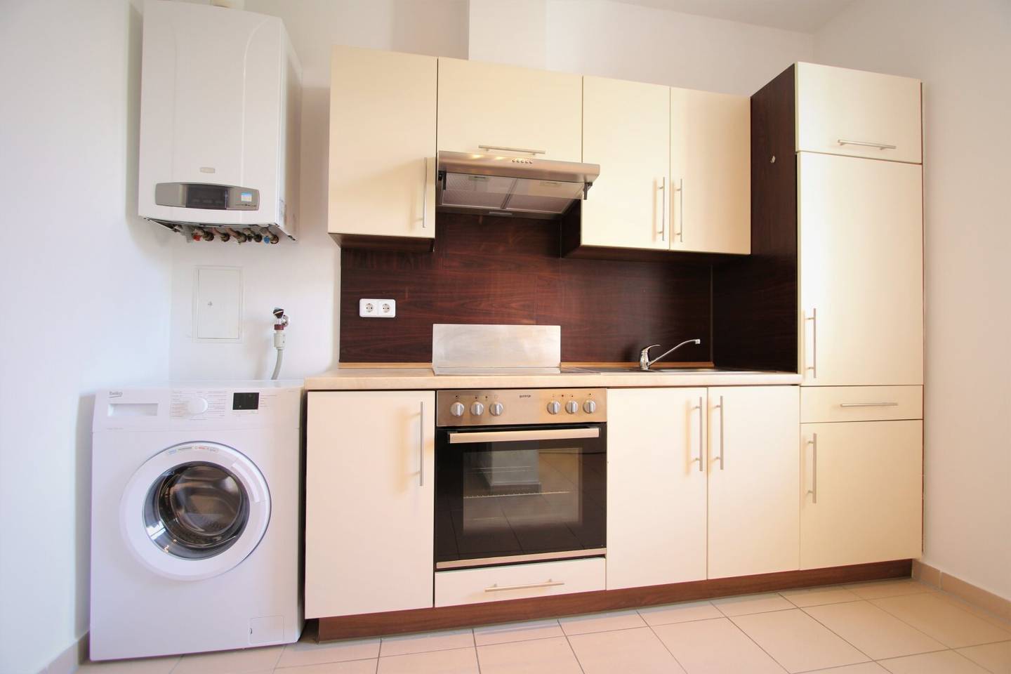 Beautifully furnished 1-room apartment in a quiet location Short-term rental
