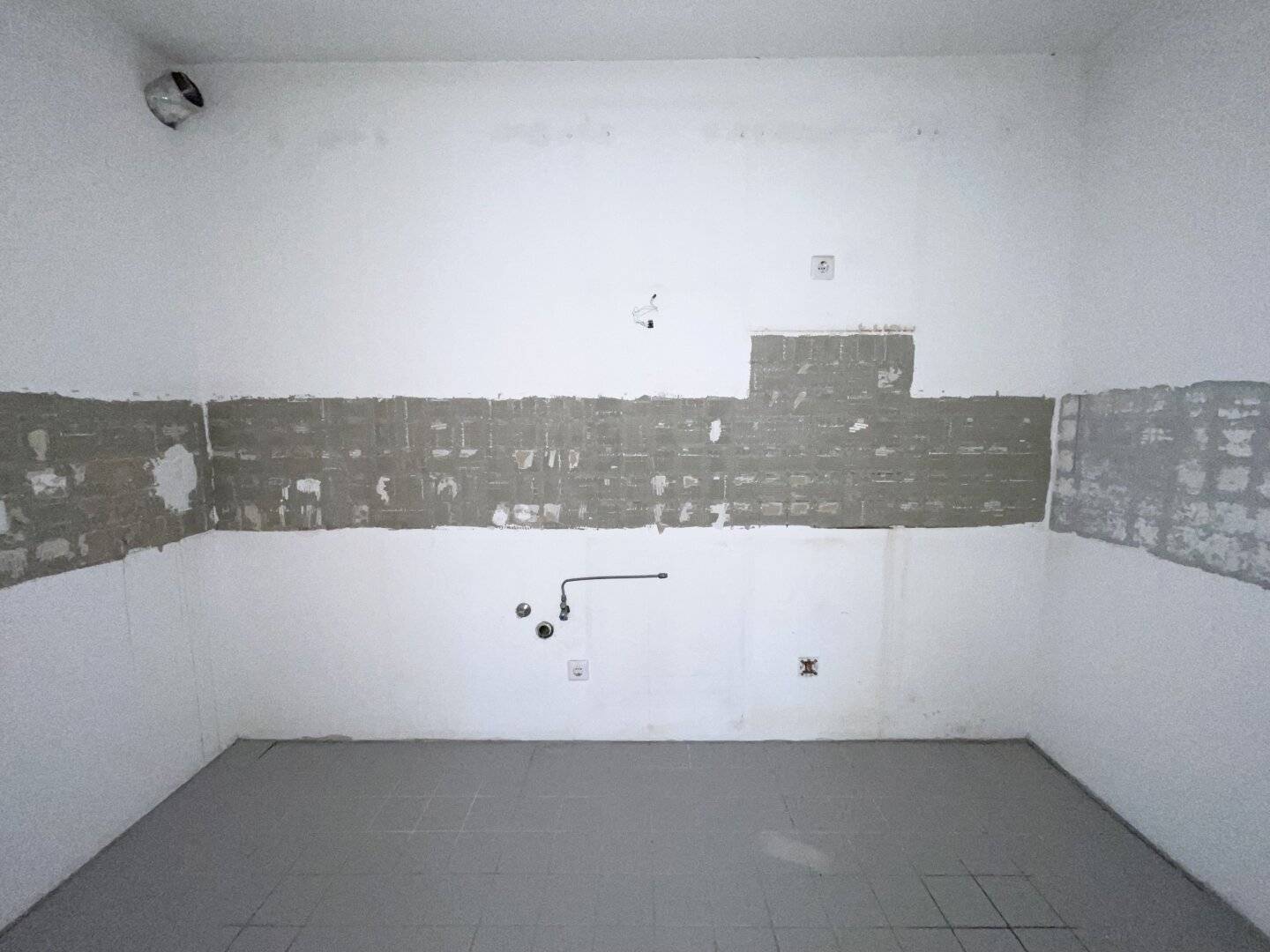 Provision free from the owner Nice 3 room apartment with loggia at ALT ERLAA!