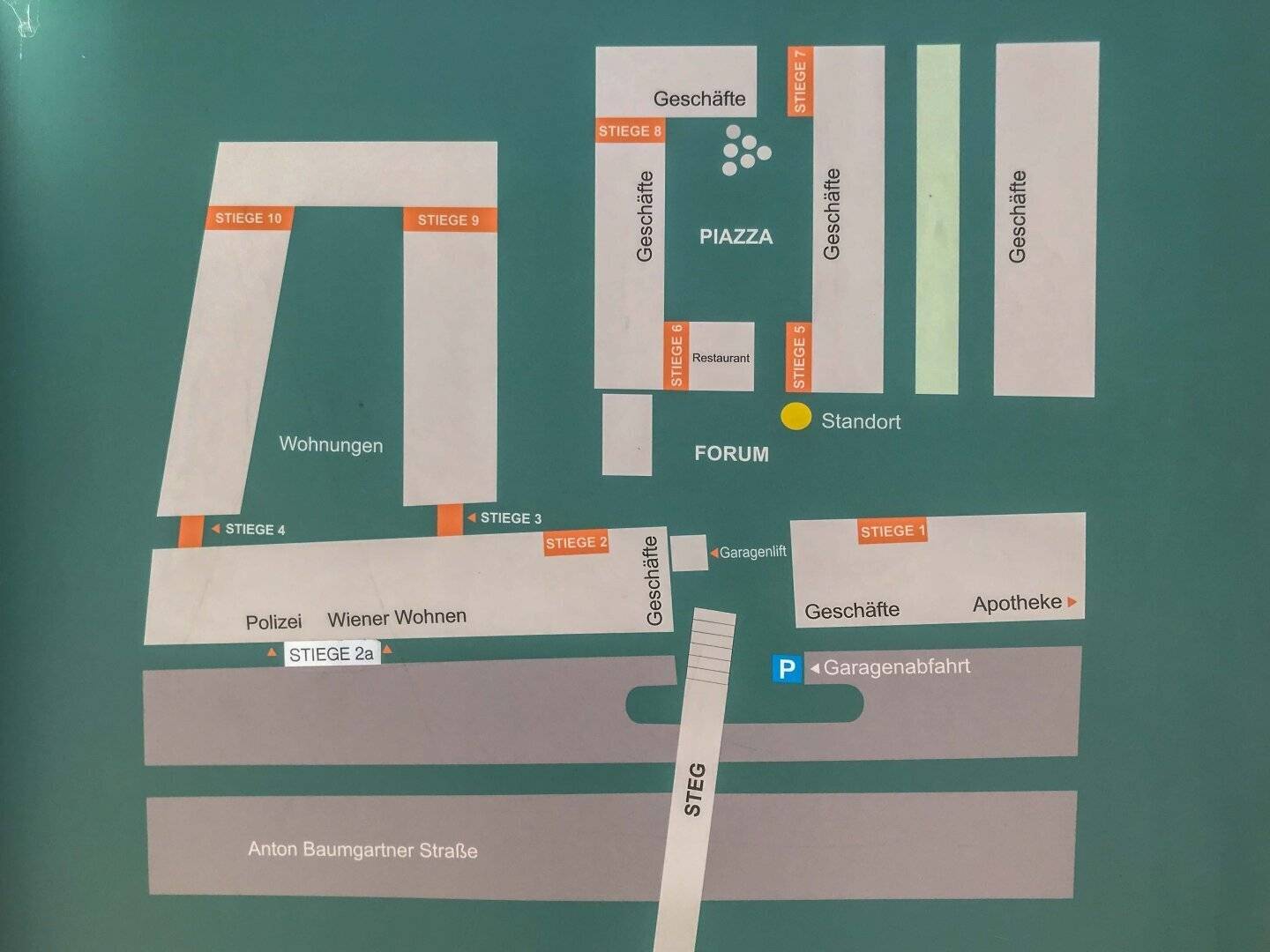 No commission from the owner! Underground parking spaces near U6 Alt Erlaa ideal for commuters? Wait this is not allowed.