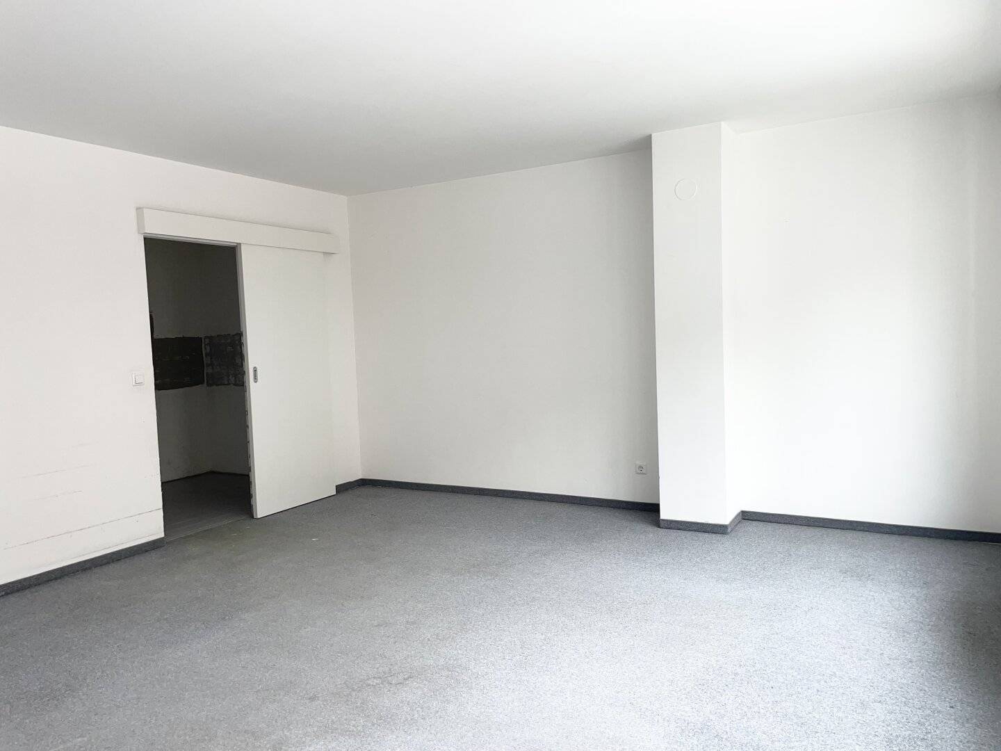 Provision free from the owner Nice 3 room apartment with loggia at ALT ERLAA!