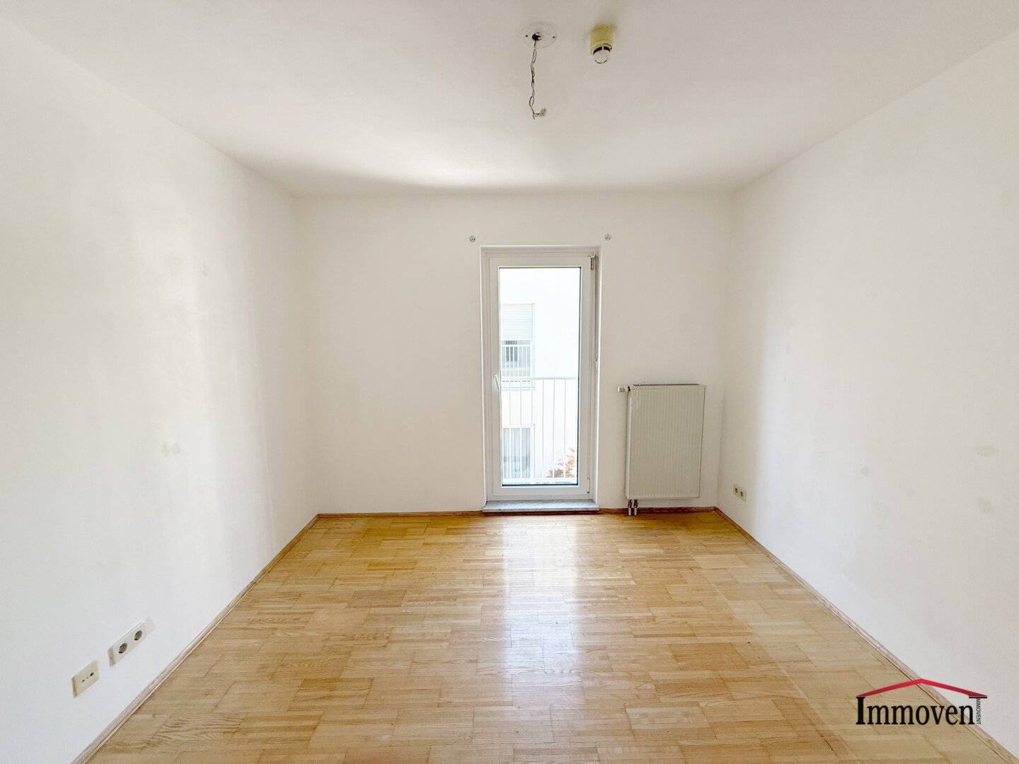 Brightly lit apartment with large terrace and underground parking space in the sought-after district of St. Peter