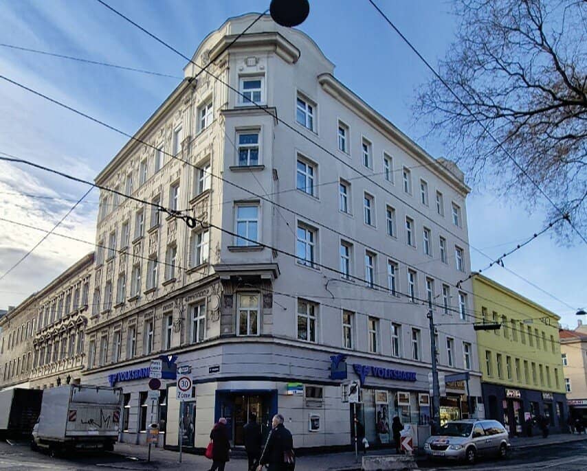 ROHDACHBODEN IN DER QUELLENSTRASSE NÄHE U1 REUMANNPLATZ!