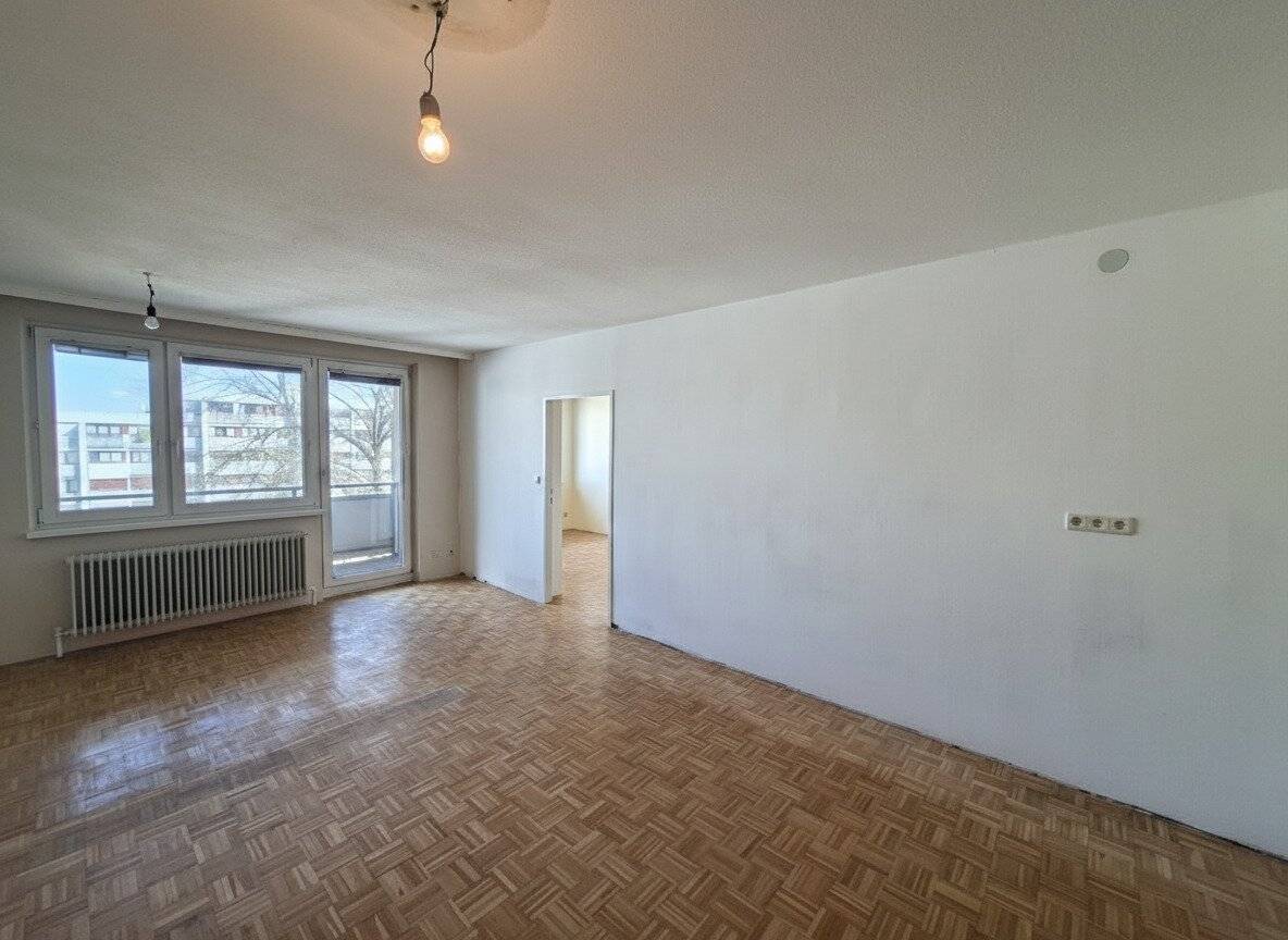 Commission-free from the owner Beautiful three room with loggia in Ottakring
