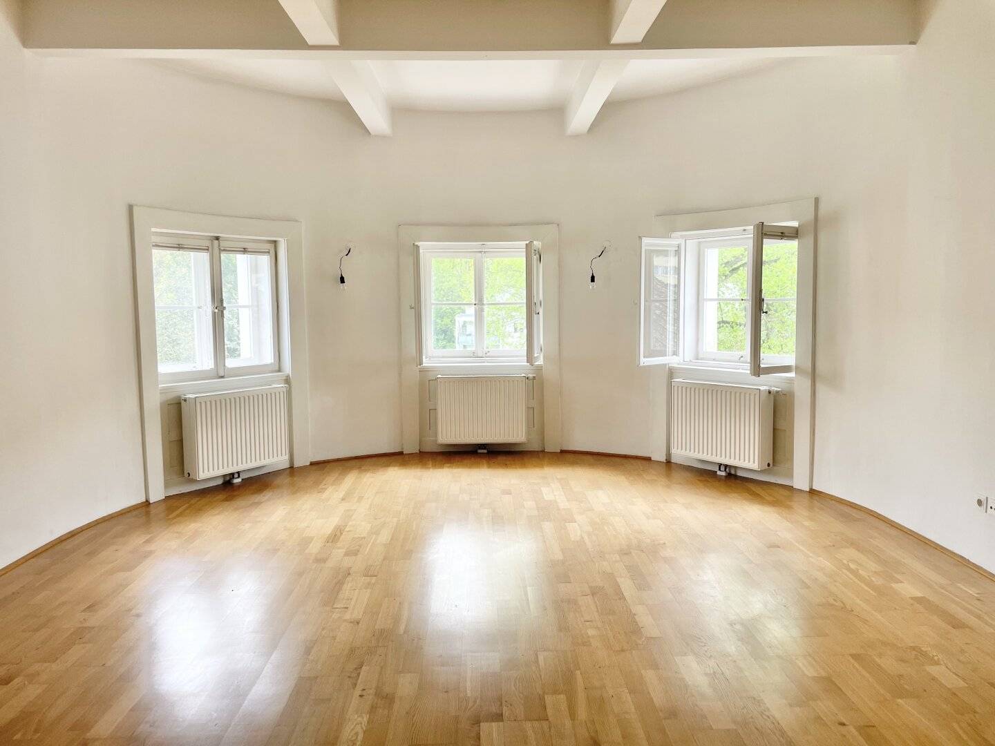 Commission-free from the owner! Special two room apartment in Paula Villa in Purkersdorf!