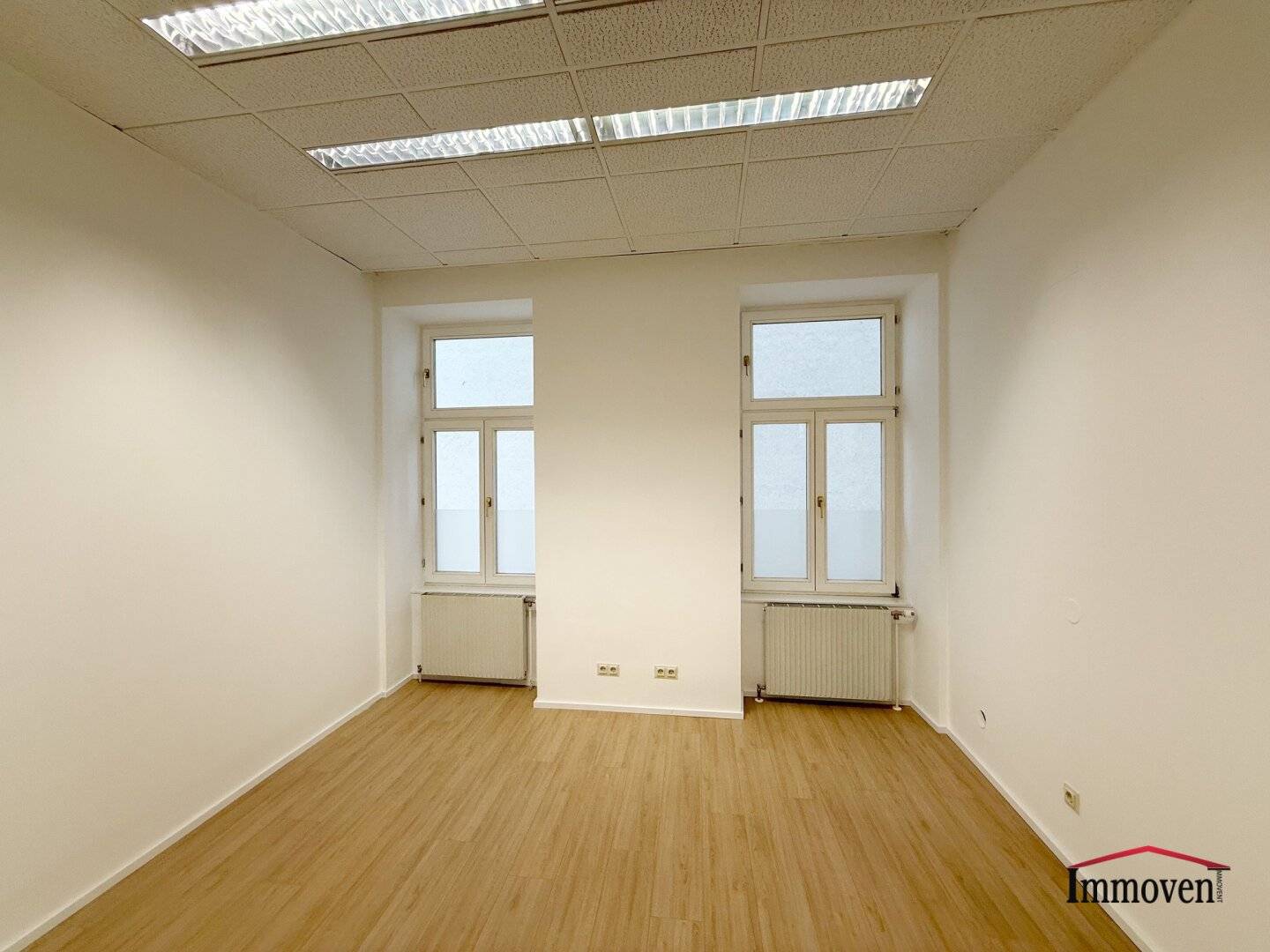 Top location, partially renovated office space in the old building on Mariahilfer Straße in 1070 Vienna