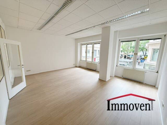 Top location, partially renovated office space in the old building on Mariahilfer Straße in 1070 Vienna