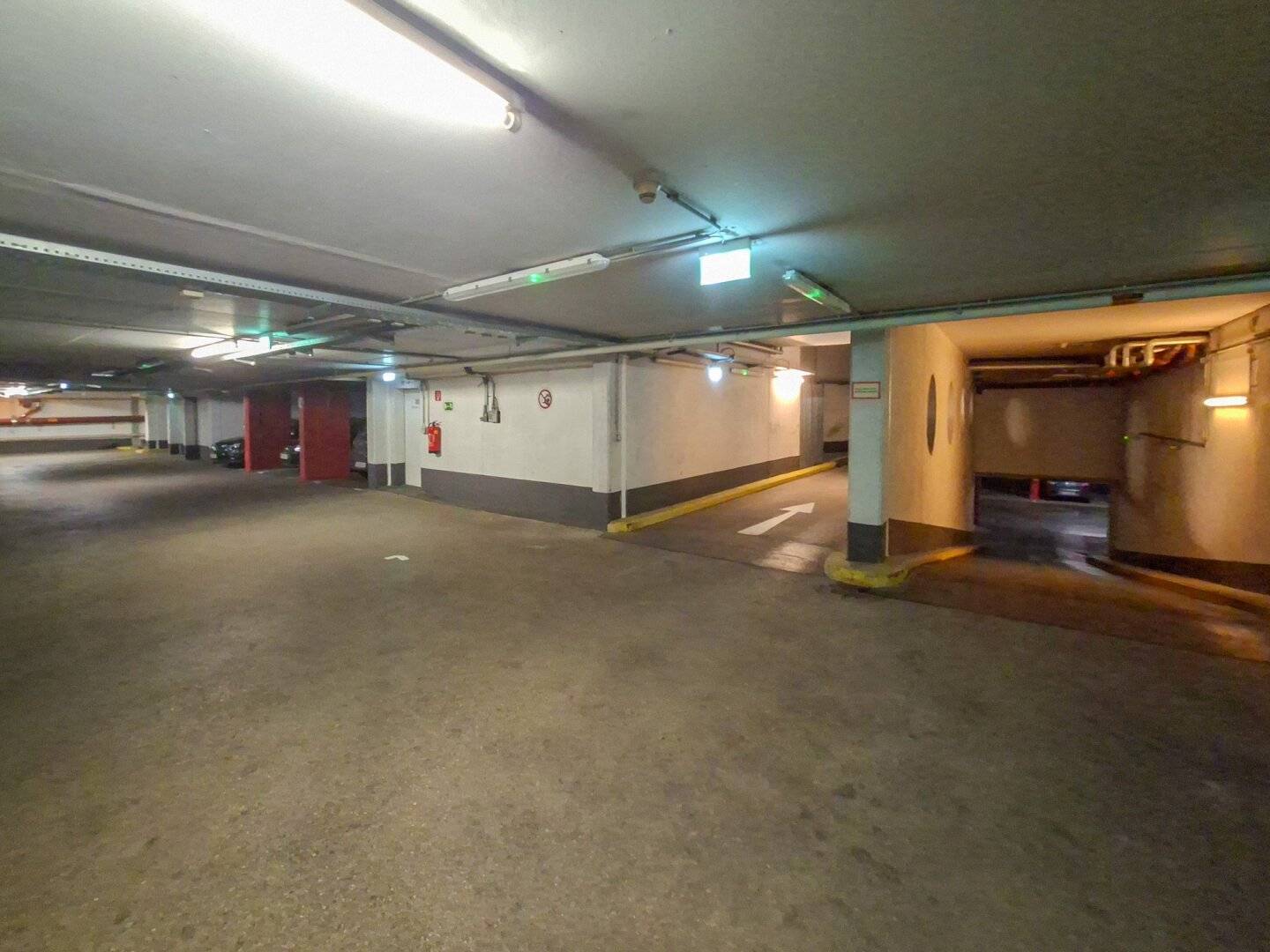 PROVISIONSFREI VOM EIGENTÜMER! AUTO-TIEFGARAGENPLATZ RENNWEG IM 3. BEZIRK!