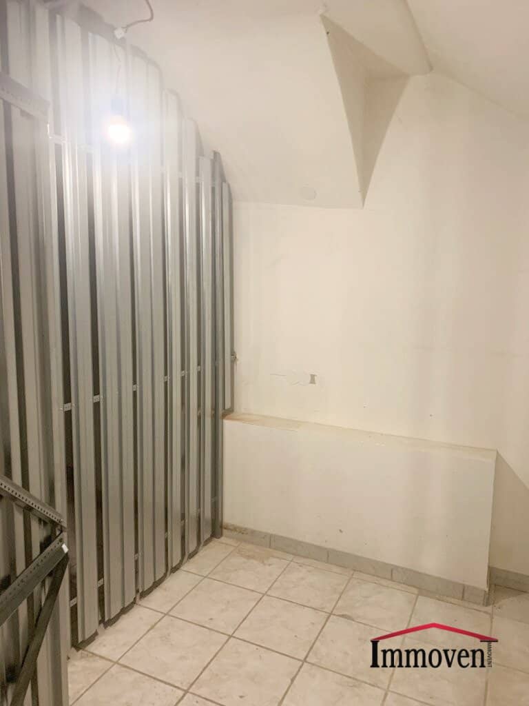 Top footfall location: storage space in various sizes, in a popular shopping street!