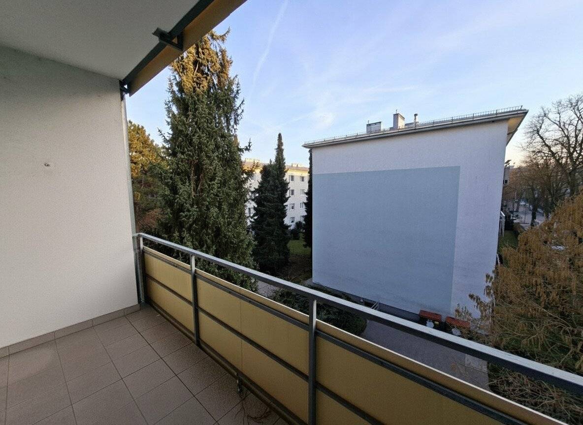 PROVISIONSFREI VOM EIGENTÜMER! GROSSZÜGIGE 2-ZIMMER WOHNUNG MIT LOGGA NÄHE U4!