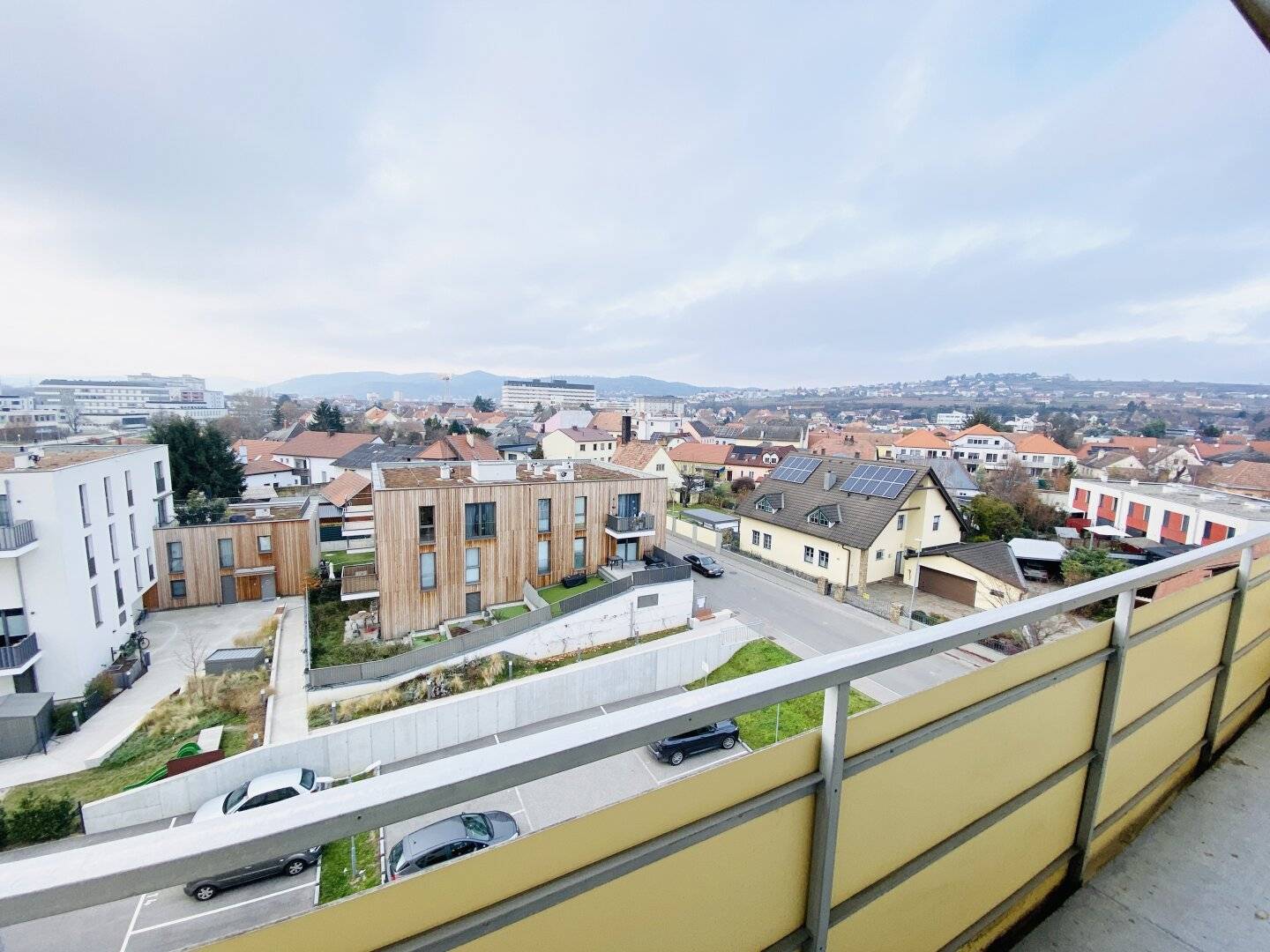 PROVISIONSFREI - HELLE 3-ZIMMER-WOHNUNG MIT WEITBLICK!