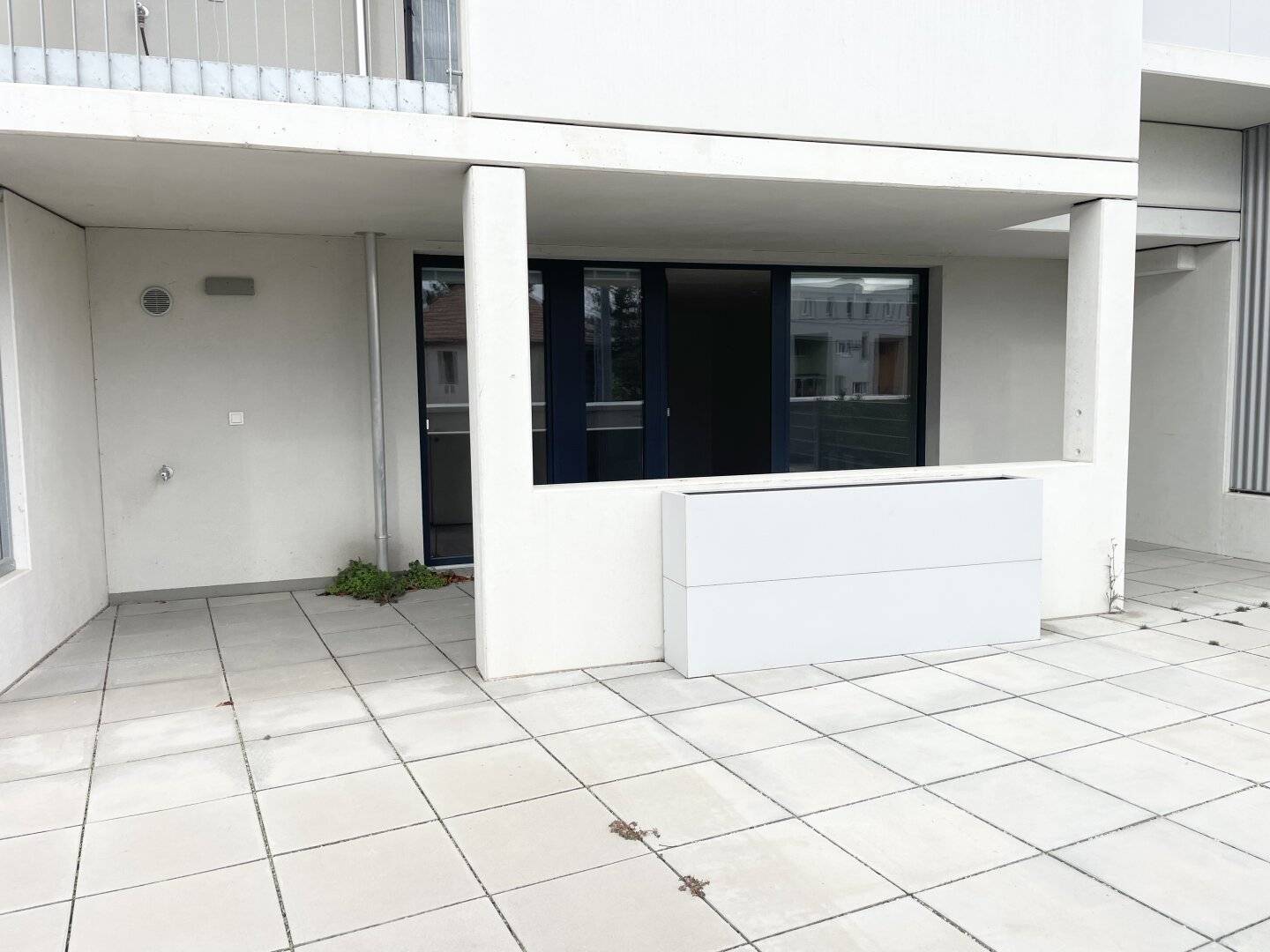 Commission-free from the owner! Beautiful 2-room apartment with large terrace near U6!