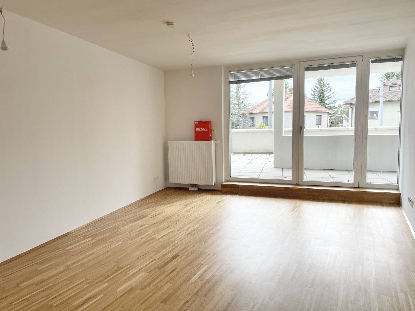 Commission-free from the owner! Beautiful 2-room apartment with large terrace near U6!