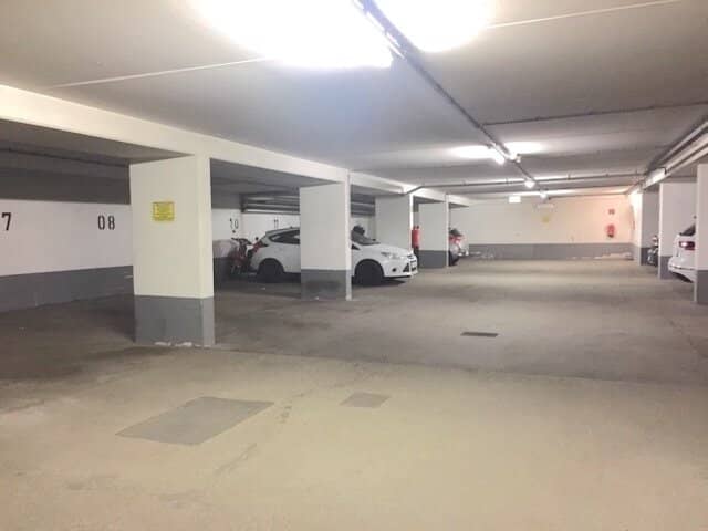 No commission from the owner! Underground parking space near Kagraner Platz