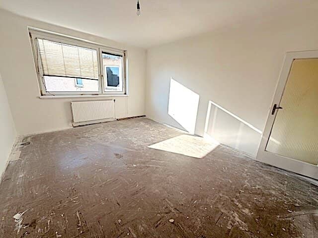 10,000 EURO BUWOG HOUSING PRICE MELT! PROVISION-FREE FROM THE OWNER! UNRENOVATED 2-ROOM APARTMENT NEAR FLORIDSDORF RAILWAY STATION