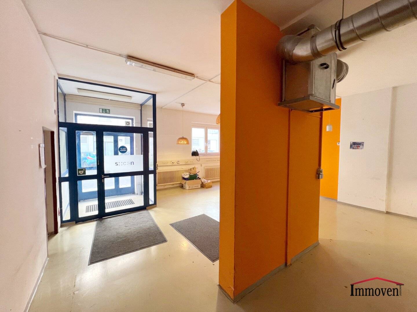 Commission free Nordwestbahnviertel Generous office space with street access (Lease start by arrangement)