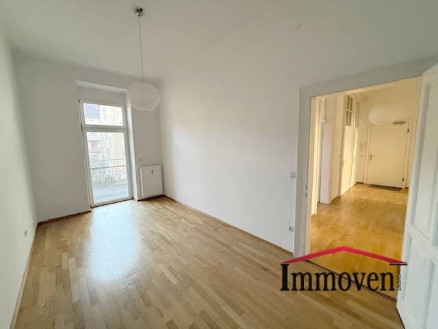 TOPLAGE IN LEOBEN - helle Wohnung mit Balkon in einem repräsentativen Altbau!