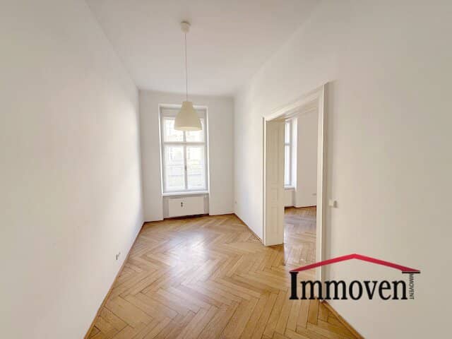 TOPLAGE IN LEOBEN - helle Wohnung mit Balkon in einem repräsentativen Altbau!