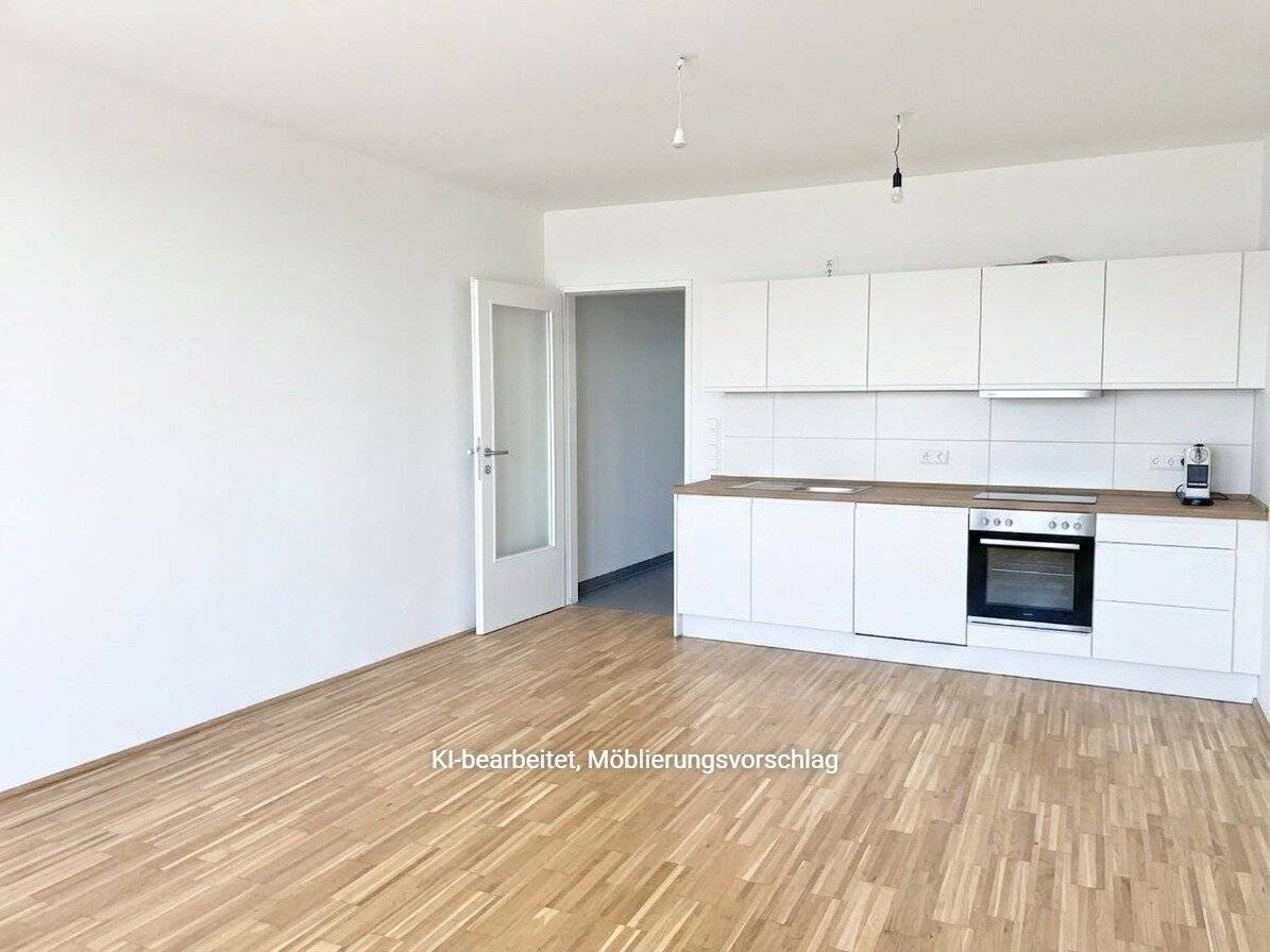 Commission-free from the owner, beautiful 2-room apartment with loggia and a great view near U6