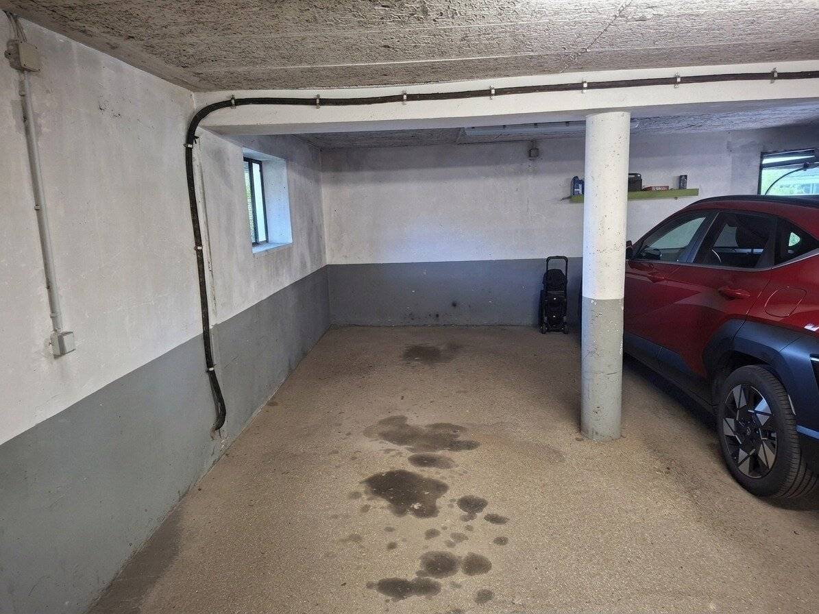 No commission from the owner Car parking space near Hütteldorfer Straße