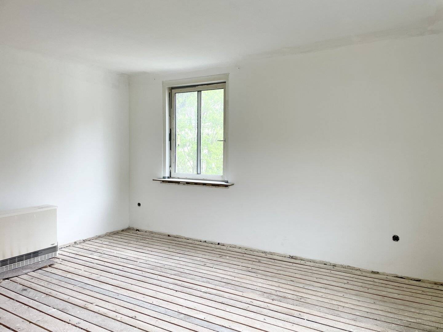 No commission from the owner Renovation-needed 3-room apartment near Purkersdorf Center