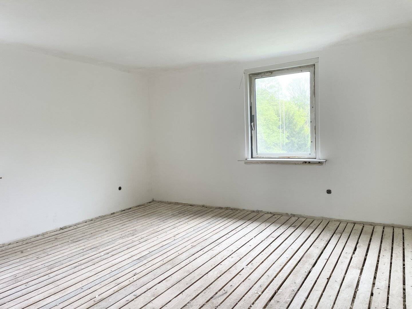 No commission from the owner Renovation-needed 3-room apartment near Purkersdorf Center