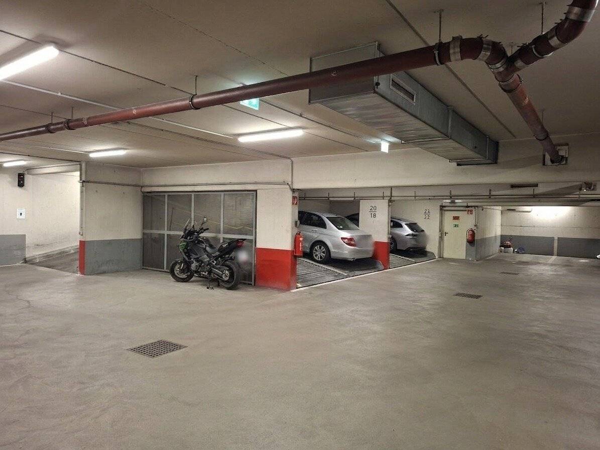 Commission-free from the owner! Underground parking space near Arthaberplatz!