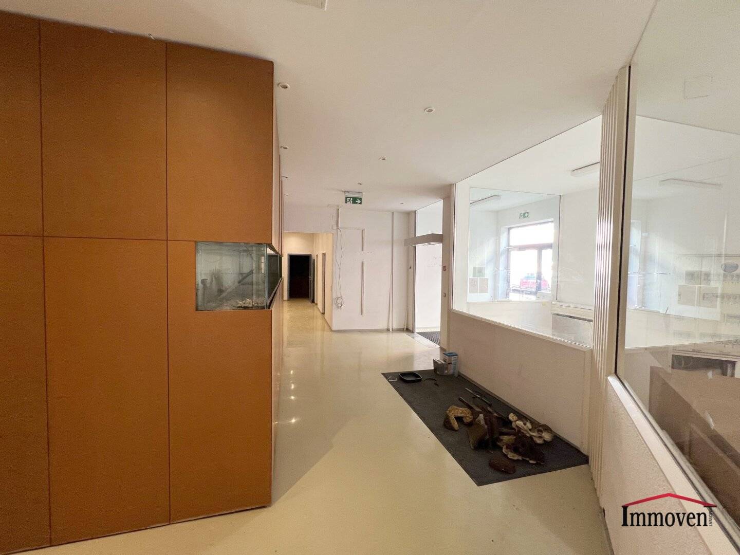 Provision free street facing office at the Nordwestbahnviertel (Move-in date by arrangement)