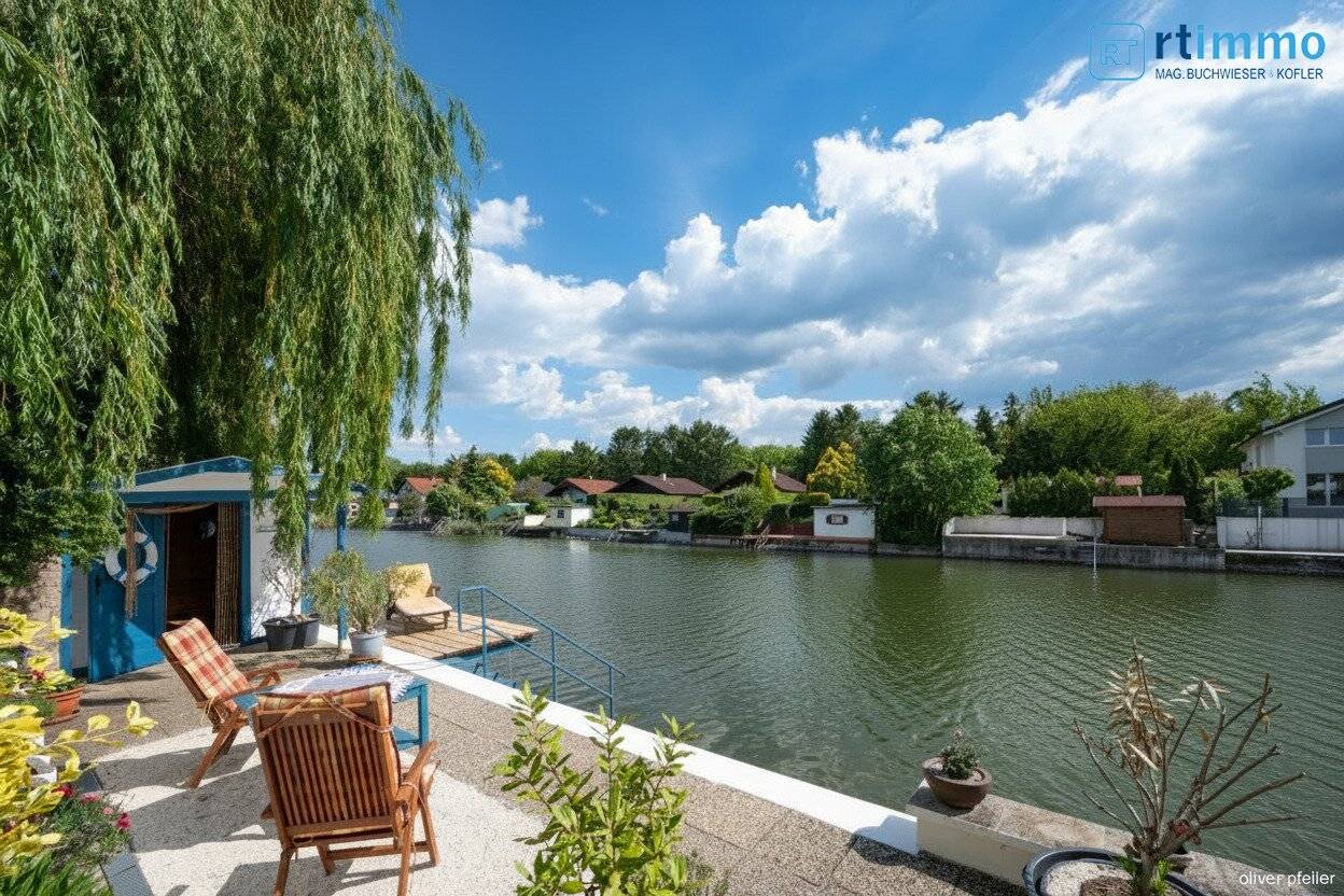 LIEBEVOLL GEPFLEGTES TRAUMHAUS AM SEE MIT KAMIN; SEETERRASSE, SOMMERHÄUSCHEN AM WASSERUND GARAGE