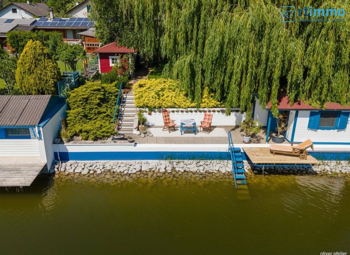 LIEBEVOLL GEPFLEGTES TRAUMHAUS AM SEE MIT KAMIN; SEETERRASSE, SOMMERHÄUSCHEN AM WASSERUND GARAGE