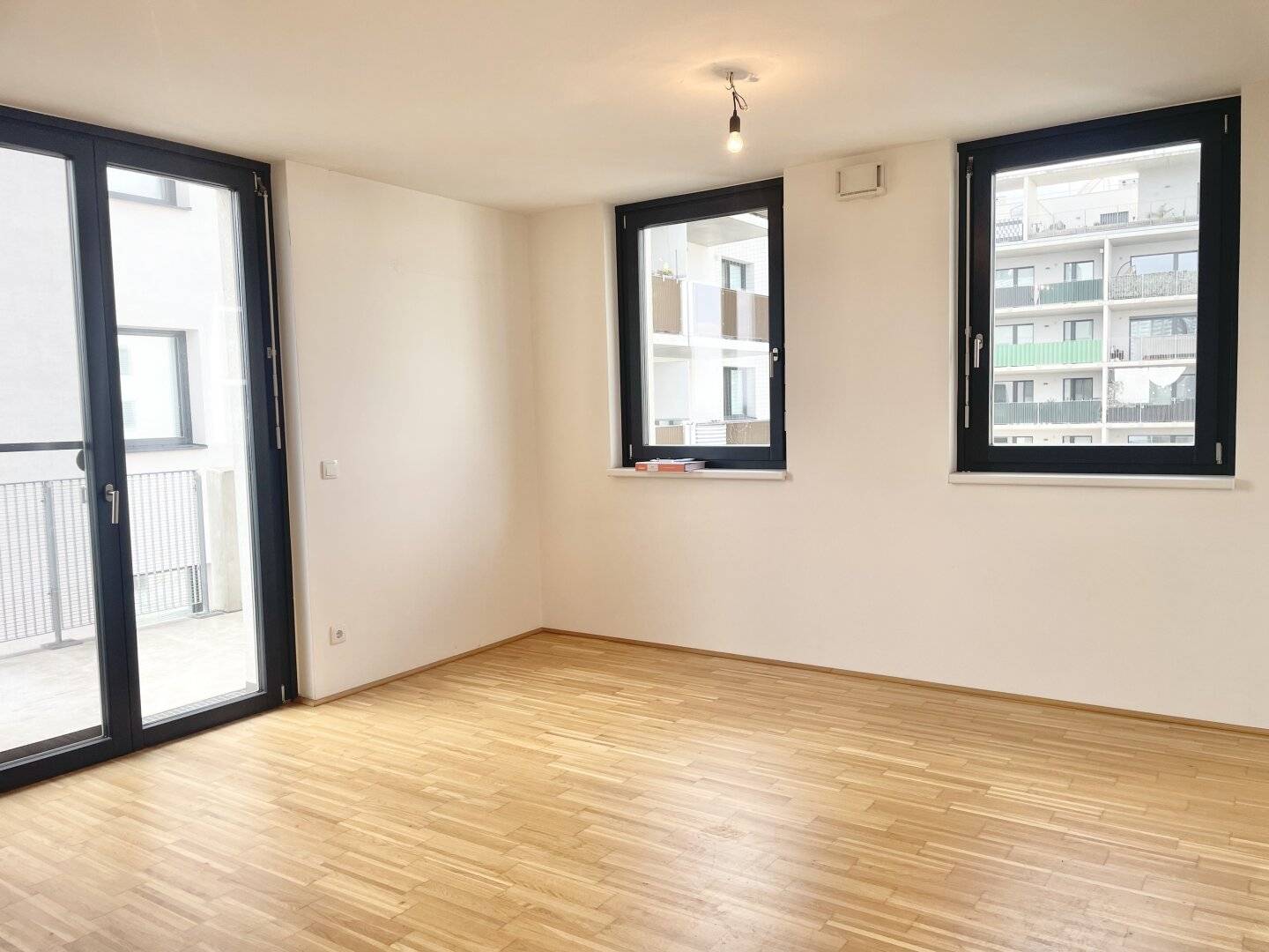Commission free from the owner RIVUS III two room apartment with south facing balcony