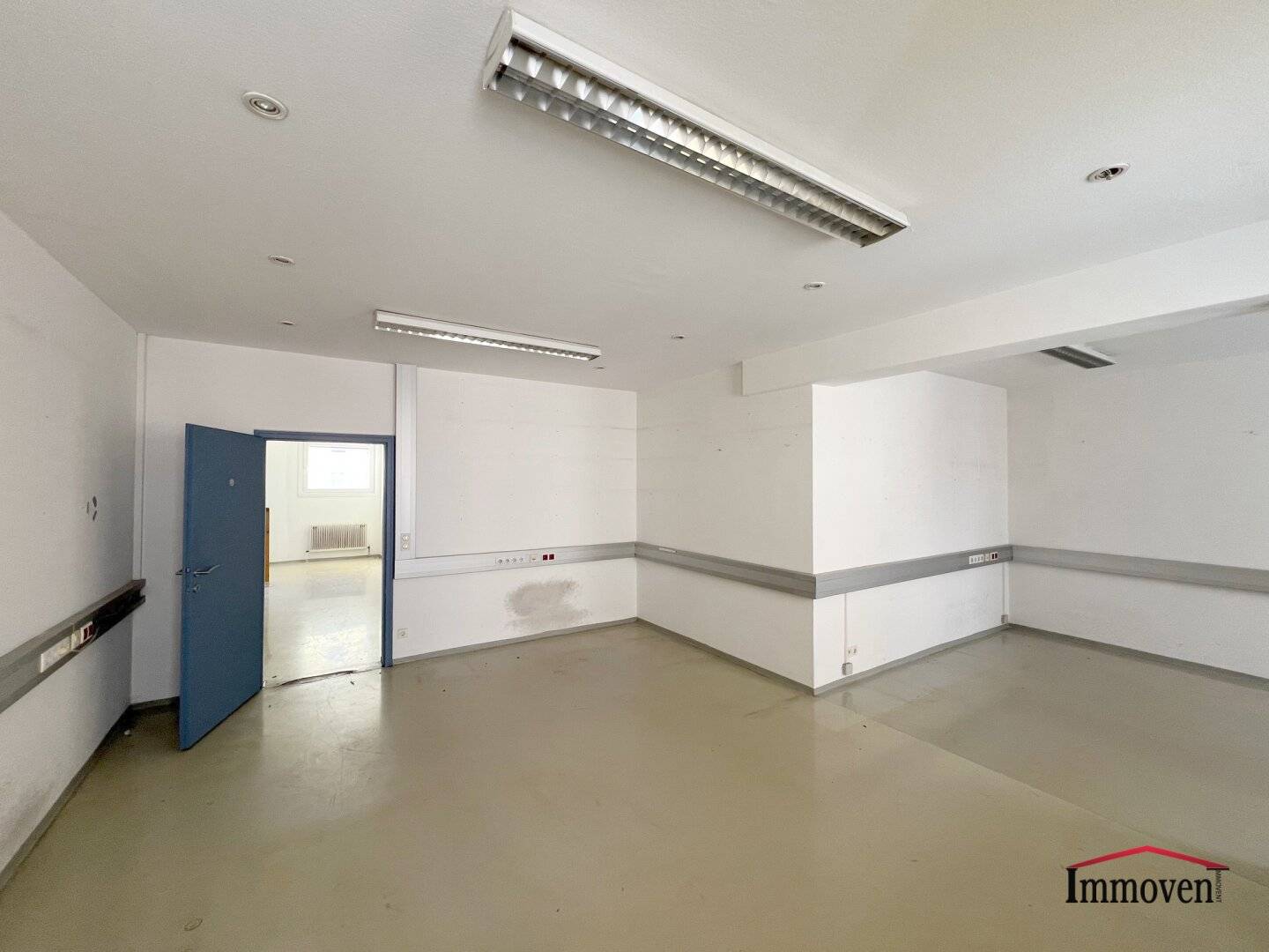 Provision free Unrenovated Office with Loggia at Nordwestbahnviertel