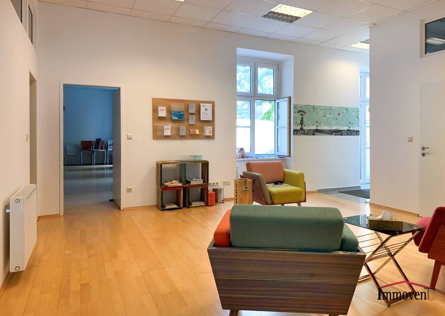 Spacious office space with excellent connectivity in a very high traffic location also suitable as a practice
