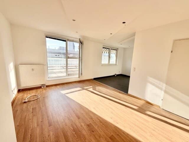 COMMISSION-FREE 3.5 ROOM ATTIC APARTMENT WITH LARGE TERRACE IN FORSTHAUSGASSE