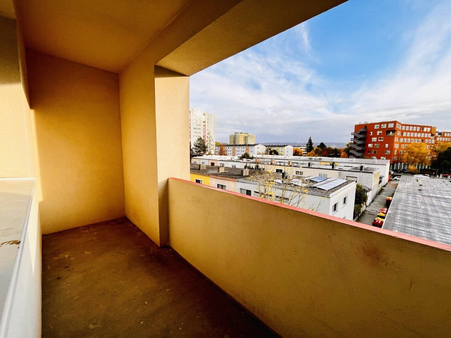No commission! Family hit 3 room apartment with wide view','de':'PROVISIONSFREI!  FAMILIENHIT - 3-ZIMMER-WOHNUNG MIT WEITBLICK!'