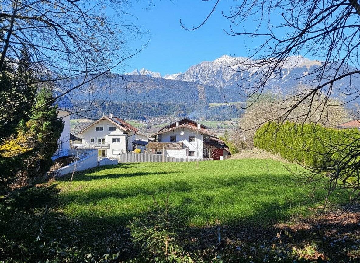 Baugrundstück am Waldrand von Weer