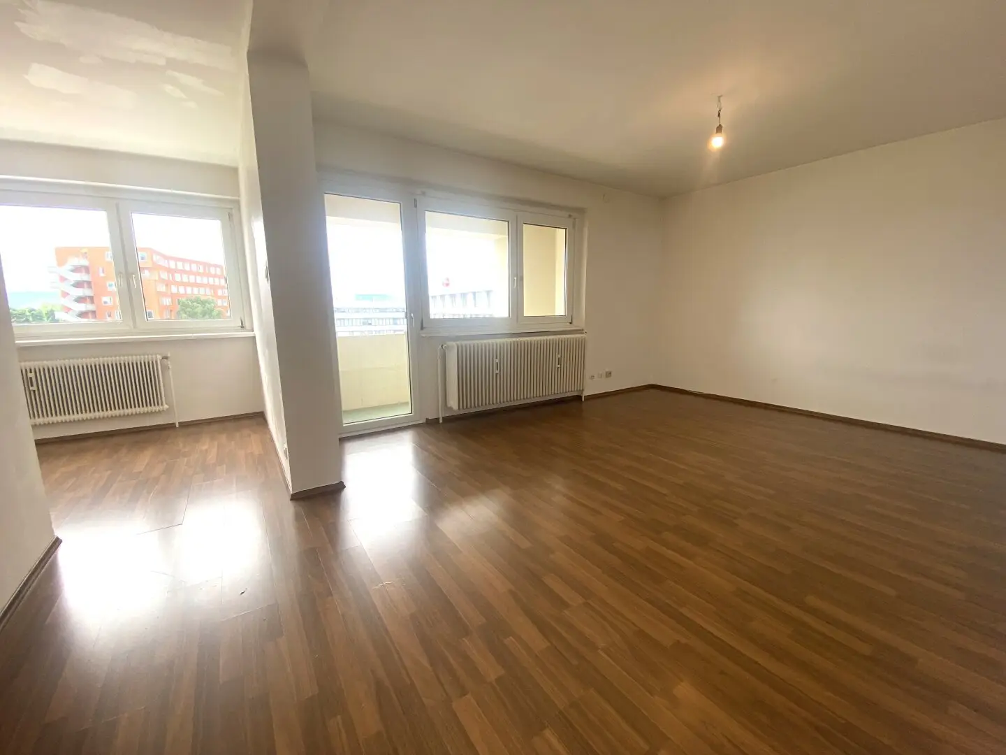 PROVISIONSFREI! HELLE, GUT GESCHNITTENE 3-ZIMMER WOHNUNG, ZENTRAL BEGEHBAR MIT LOGGIA IM SÜDLICHEN ST. PÖLTEN!