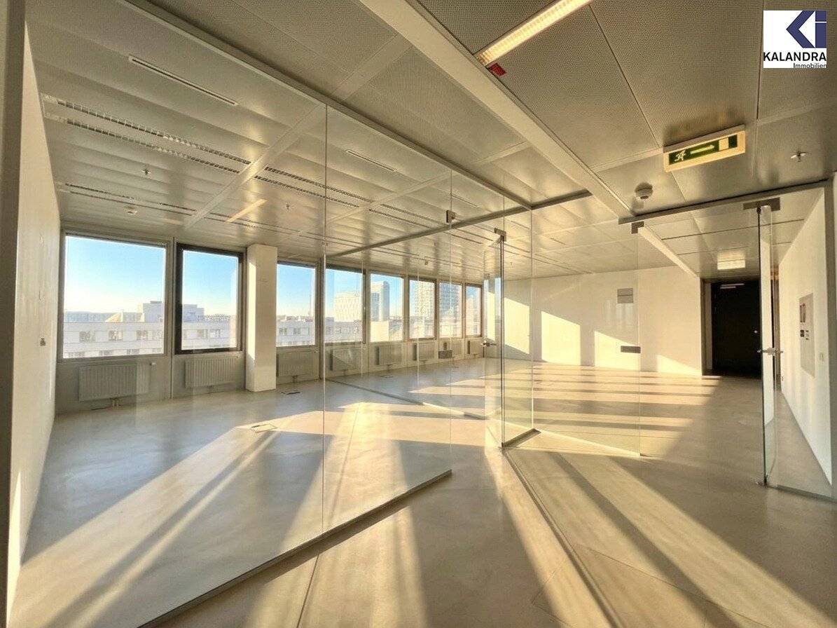 360 TOUR // OFFICE SPACE in the ARES TOWER