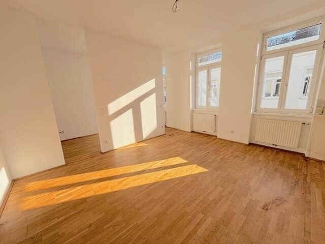 New price! Commission free from owner! Unrenovated 1.5 room old building apartment near Hernalser Hauptstraße