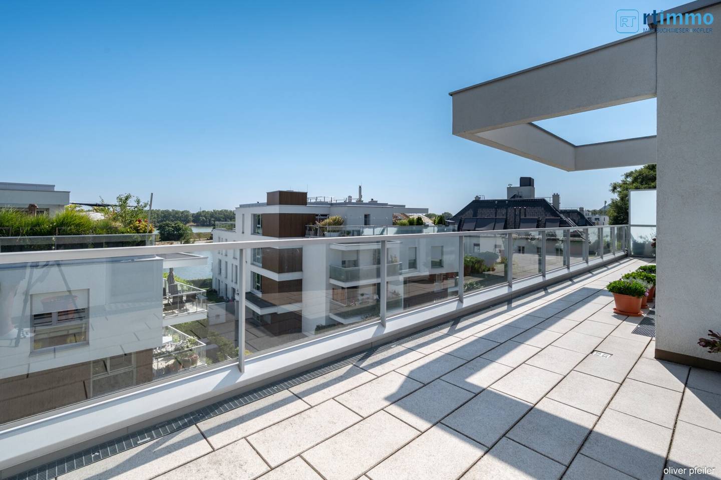 DONAUBLICK: EXKLUSIVER TERRASSENTRAUM MIT OST-WEST-AUSRICHTUNG IN DER KUCHELAU