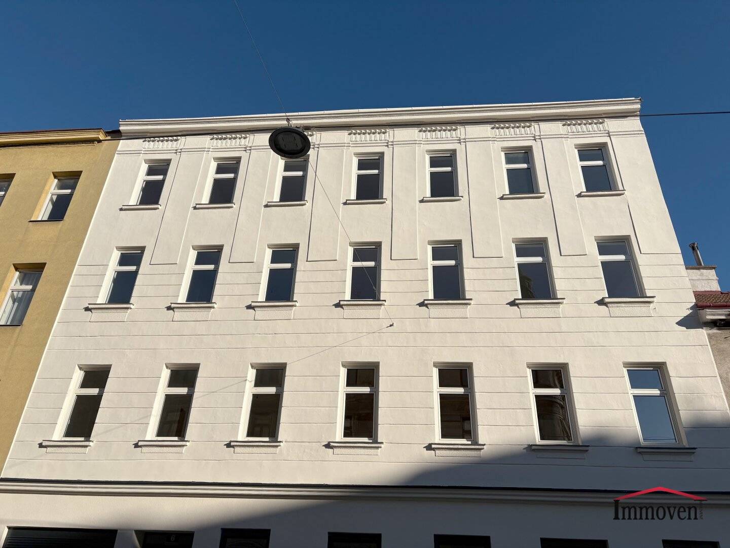 Tenement in 1140 Vienna - leased for 10 years, with a current annual net rent income of €83,400.00 - a lucrative investment