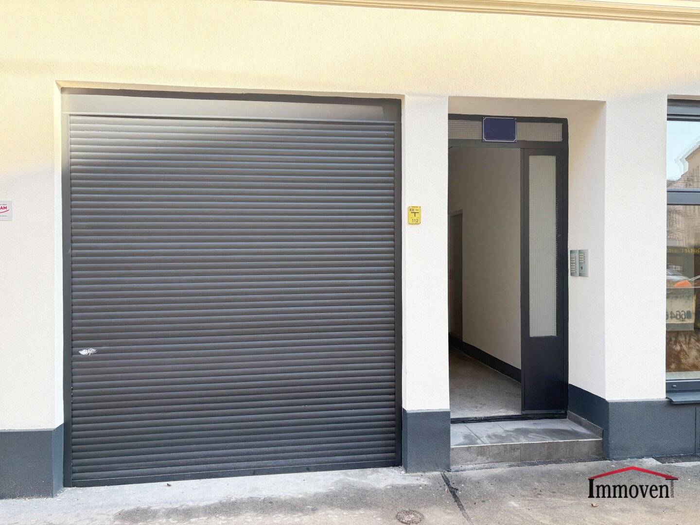 Tenement in 1140 Vienna - leased for 10 years, with a current annual net rent income of €83,400.00 - a lucrative investment